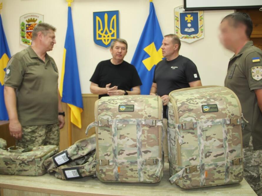 Передача систем РЕБ військовій частині А1356 народним депутатом Олегом Кулінічем